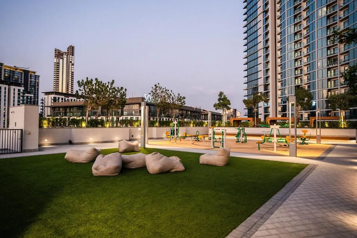 Apartment Sobha Waves Grande Big 1Br Apt Burj Khalifa Views! Dubai